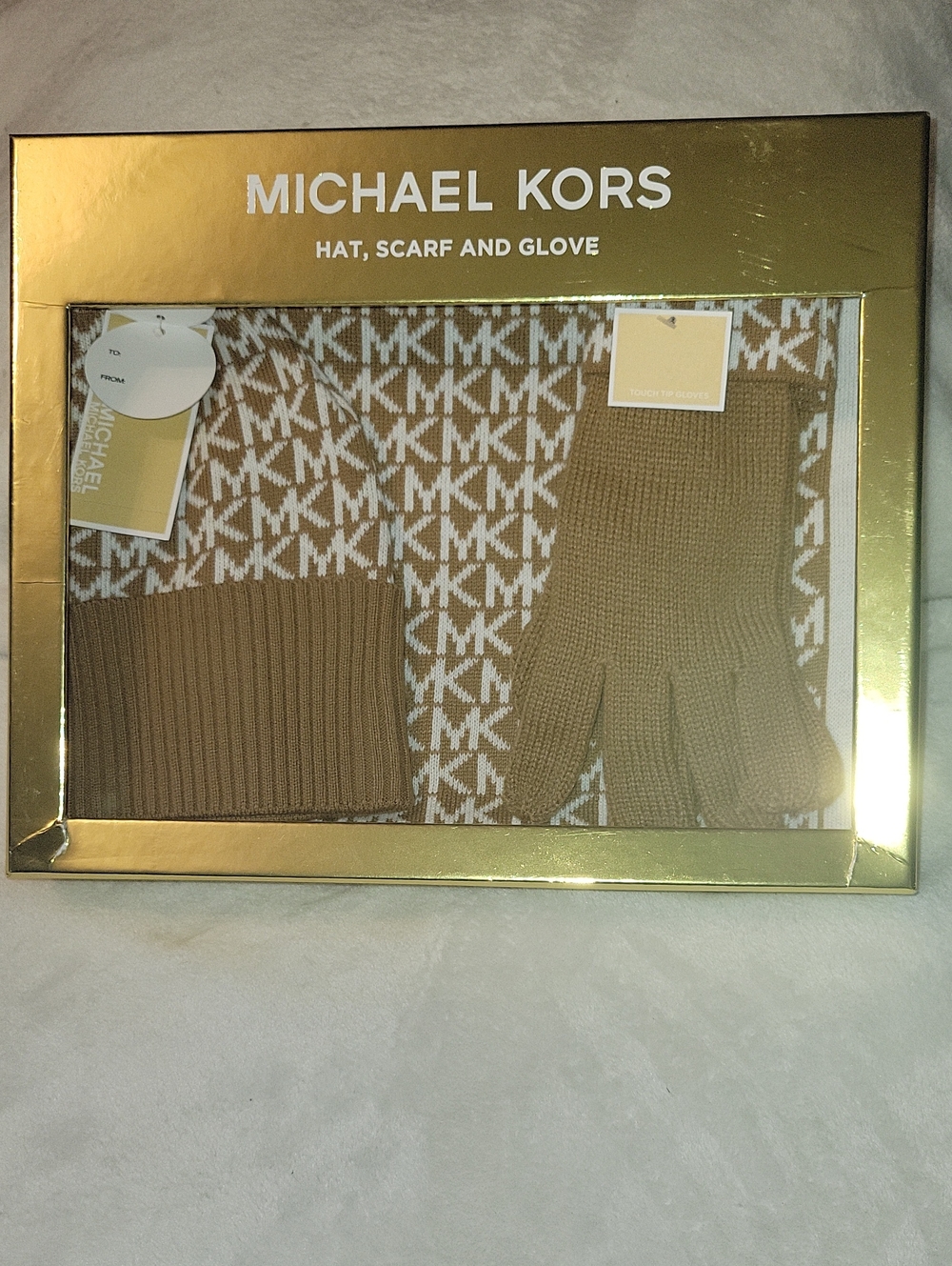 Michael Kors Women’s Camel Tan and White Hat Scarf & Touch Tip Glove Set NIOB